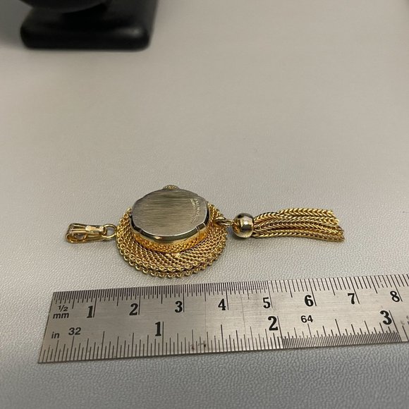 Beacon Hill 17 Jewels Pendant Necklace Watch Wind Up Goldtone Working EUC - Picture 11 of 12